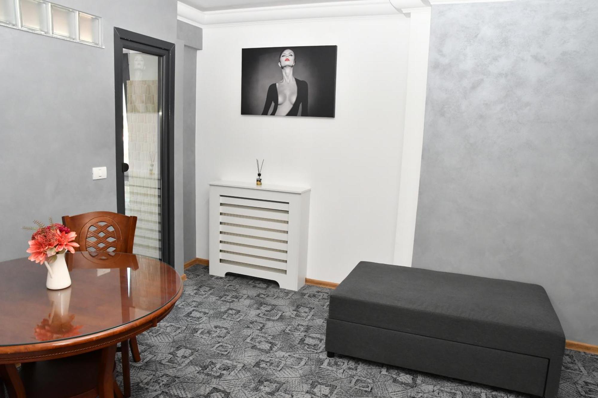 Apartament Luxury - Promenada Mall Крайова Екстериор снимка